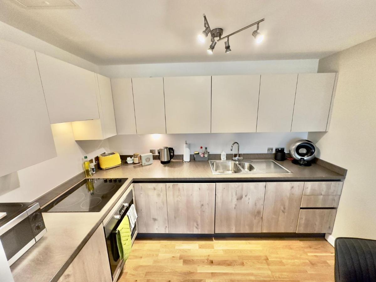 Koala & Tree - Modern 1 Bed Apartment For 4 Guests In The Heart Of Cambridge - Short Lets & Serviced Accommodation Exterior foto